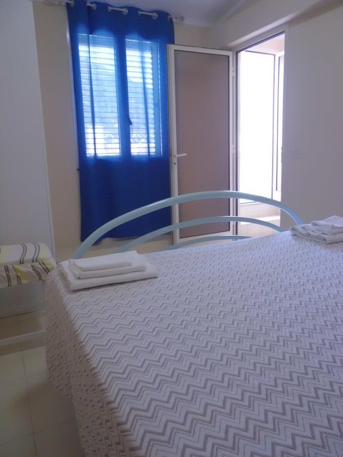 Appartamenti Teulada Di Laura Cameră foto